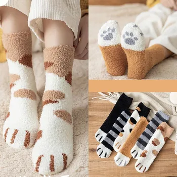 Бели Чорапи с шарките на Kawai от картун за жени, Красиви 3D Чорапи с шарките на кучешки котешки лапи, Женски флисовые топли забавни чорапи за сън у дома